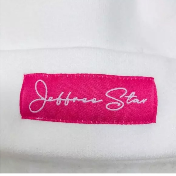 Jeffree Star Beanie Toque Pom Pom Winter Hat Pink Logo in Ivory Winter Cap - NEW - Picture 3 of 6